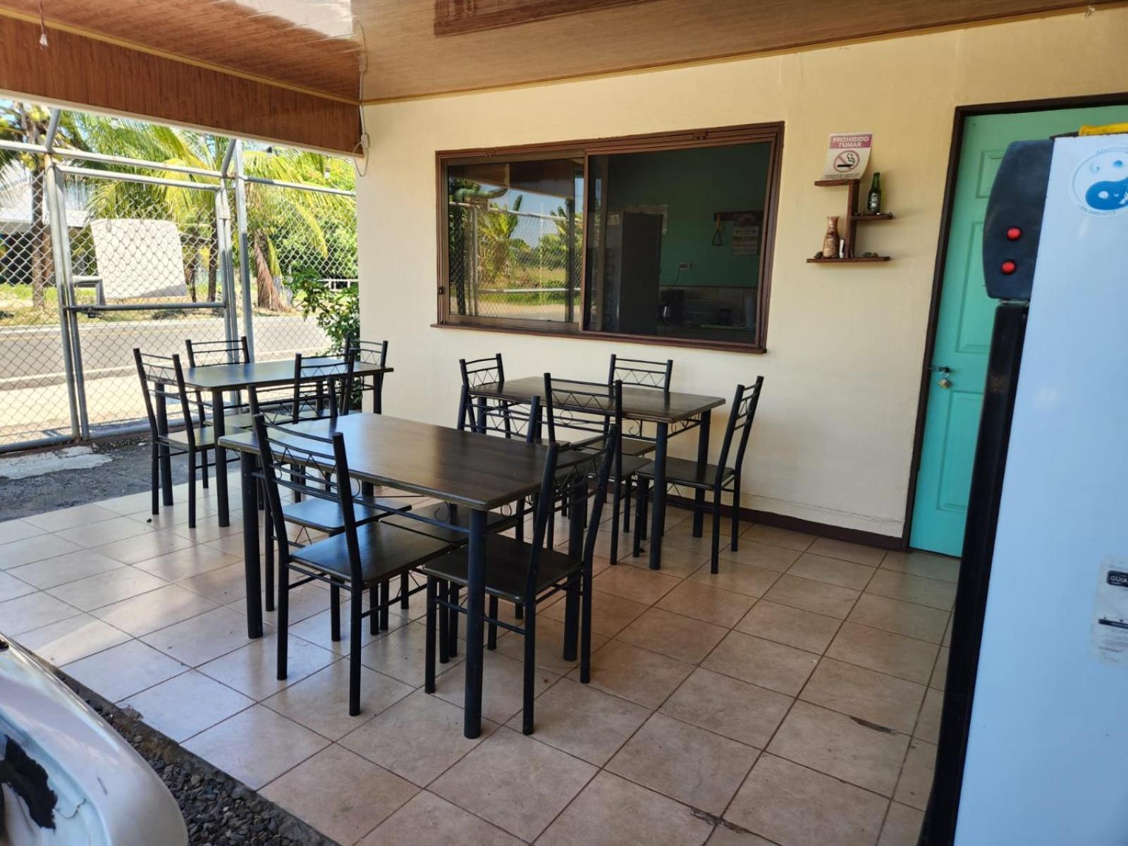Cabinas Playa Bandera Bed & Breakfast Parrita Bagian luar foto